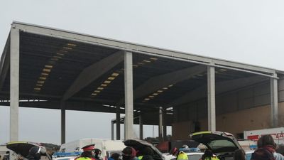 Dos personas detenidas y otras cinco imputadas por la macrofiesta en  Llinars del Vallés (Barcelona)