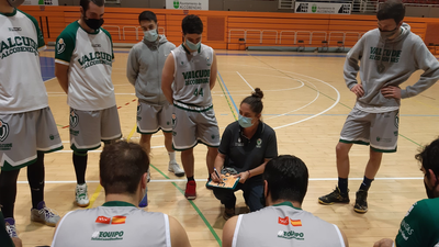 Conocemos a Sara Castrillo, entrenadora en el baloncesto masculino madrileño