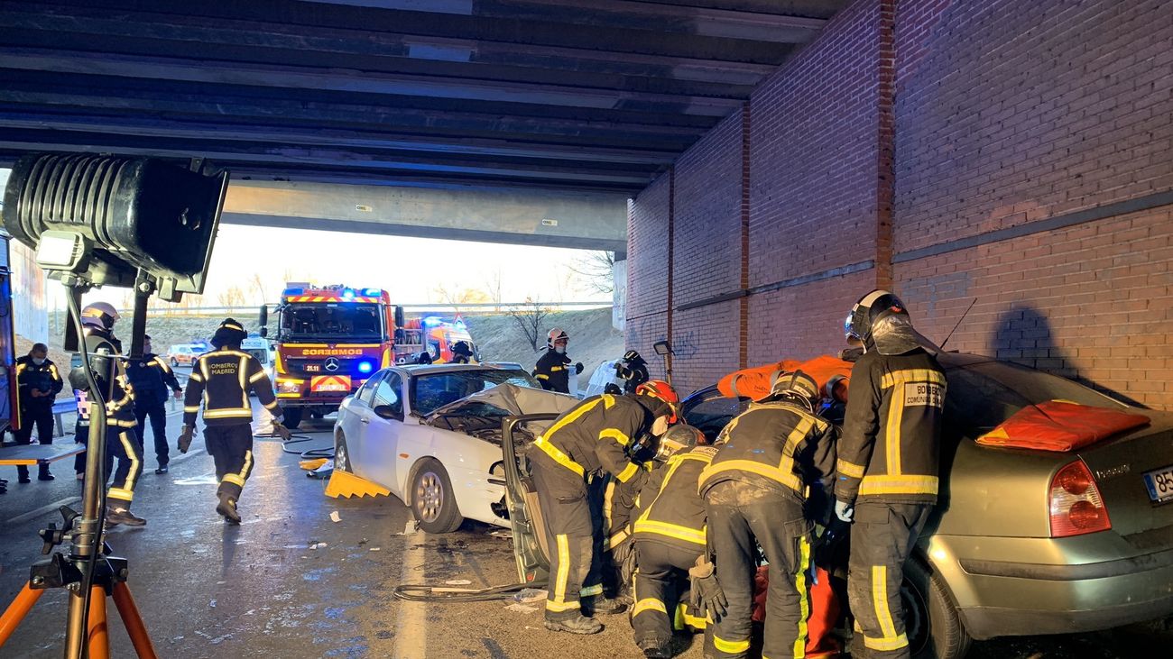 Accidente frontal en el túnel que hay debajo de la A-2 en San Blas