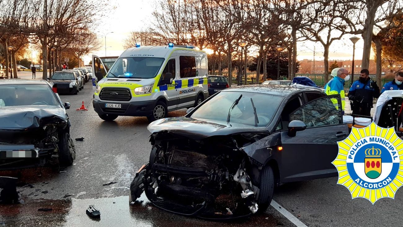 Accidente de tráfico de este domingo en la Aveida de Móstoles de Alcorcón