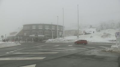 Una nueva avalancha de madrileños colapsa este lunes los accesos a la sierra