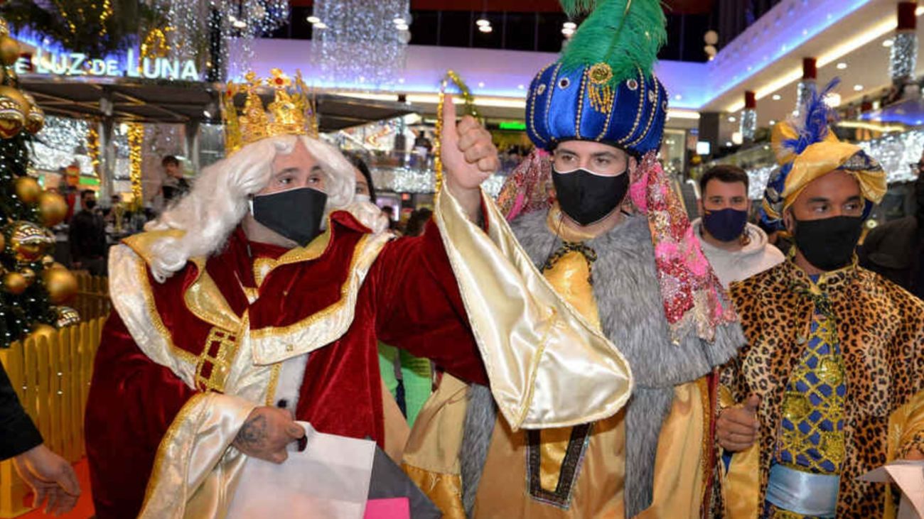 El polémico bolo de Omar Montes y Kiko Rivera como ‘Reyes Magos’ en un centro comercial