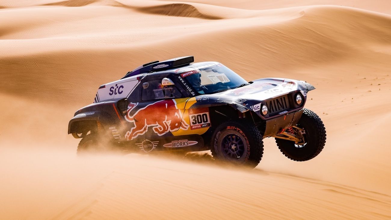 Carlos Sainz se pierde en el Dakar