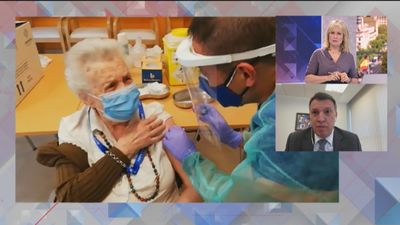 ¿En qué situación se puede vacunar a una persona mayor en contra de la voluntad de sus familiares?