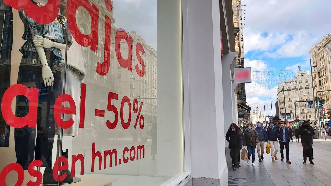 El 60% de los españoles gastará menos en estas rebajas