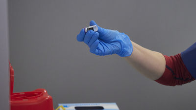 La Comunidad investiga a una residencia de Valdemoro por vacunar a familiares de sus trabajadores