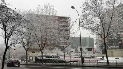 Chamartín pone en marcha una campaña para ayudar a las personas mayores o con movilidad reducida tras el temporal