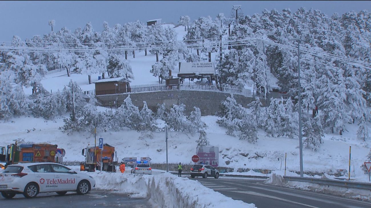 Rescatan a cinco personas en Navacerrada en vaqueros y zapatillas