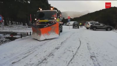 Un hombre en Galapagar auxilia con su furgoneta a más de 100 personas