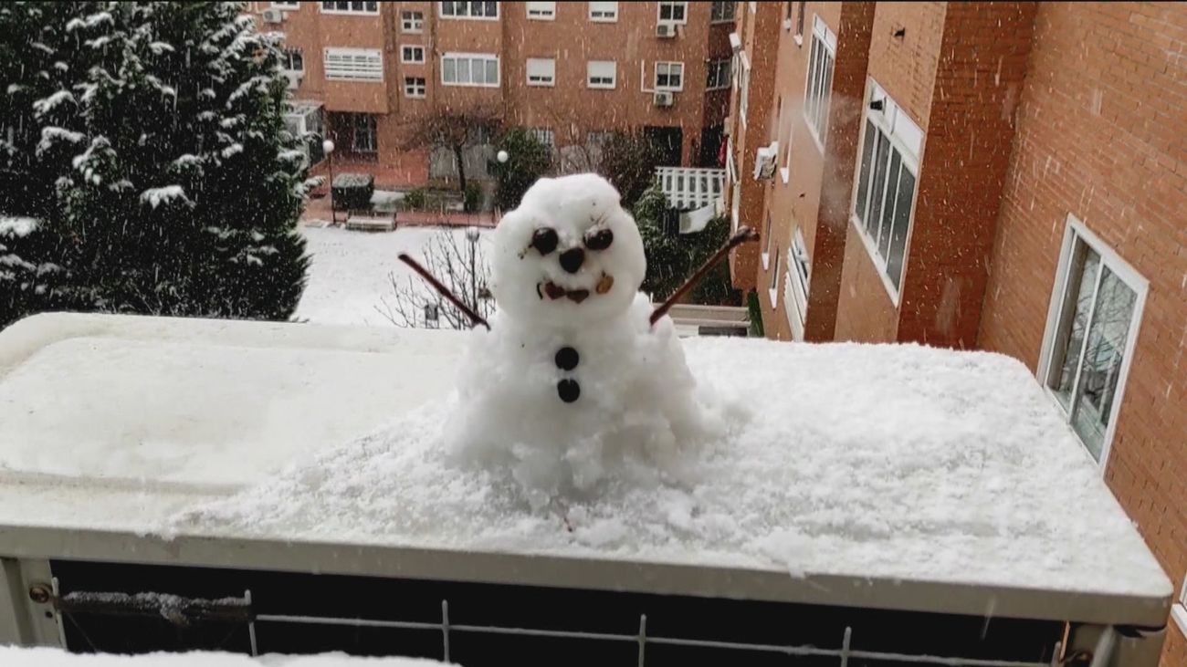 Los momentos más emotivos que deja ‘Filomena’ en Madrid