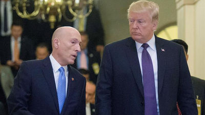 Trump condena  a sus seguidores que "profanaron la sede de la democracia" y reconoce su derrota