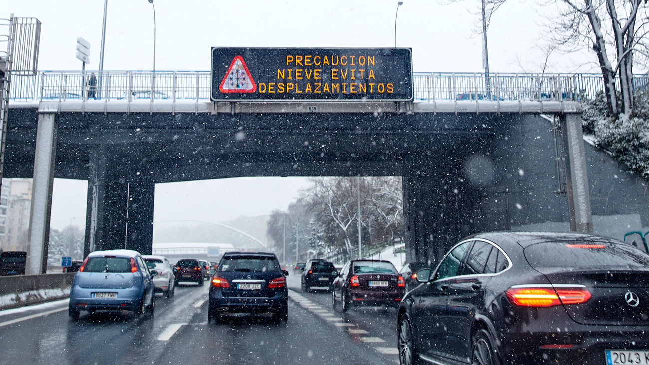 Socorren a un autobús con 16 jóvenes tras quedar atrapados por la nieve en Fuentidueña de Tajo