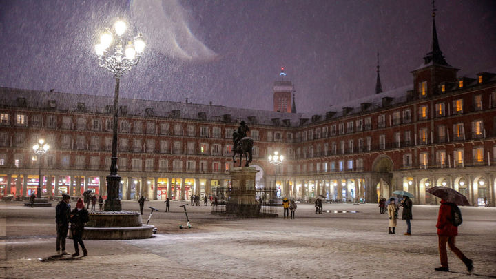La Plaza Mayor nevada tras el paso de la borrasca Filomena