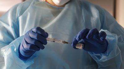 La residencia de Valdemoro que vacunó a familiares de sus trabajadores podría ser sancionada con entre 3.000 y 15.000 euros