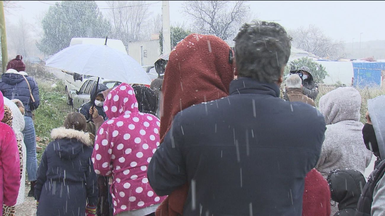 Madrid da cobijo a familias de la Cañada Real con 600 plazas en una antigua fábrica de madera