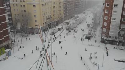 Espectaculares imágenes aéreas de la nevada en Chamberí