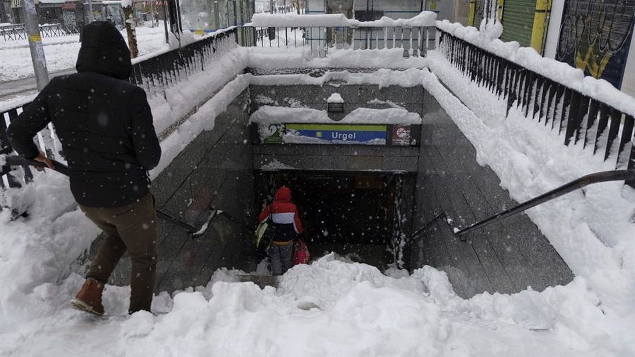 Malestar en los usuarios del metro de Madrid por las aglomeraciones de este lunes