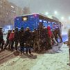 La nevada deja Madrid sin autobuses ni trenes, con cortes en Metro y sin vuelos en Barajas
