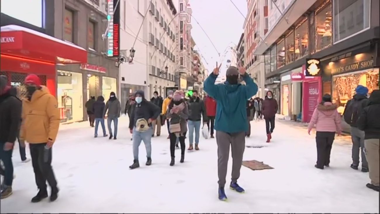 El centro de Madrid abarrotado a pesar de las recomendaciones de no salir de casa