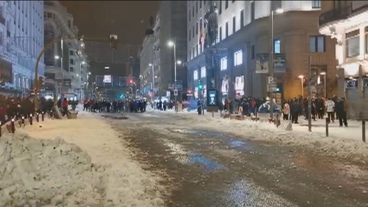 Madrid ya tiene habilitados carriles de circulación en vías  principales como Gran Vía, Paseo del Prado o Avda Albufera / Archivo
