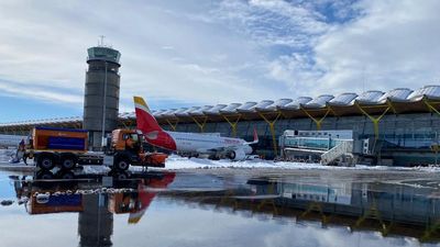 ¿Estuvieron paradas las máquinas quitanieves en Barajas durante el temporal?
