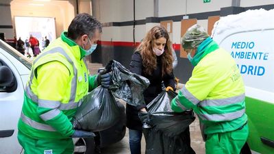 Madrid amplía los puntos de reparto de sal para llegar a un total de 42
