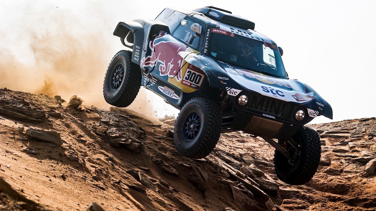 Peterhansel gana la etapa; Sainz sin opciones al triunfo final