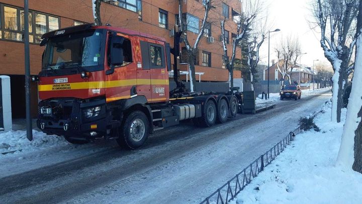 Efectivos de la UME trabajan en Valdemoro y Leganés para despejar las calles / TELEMADRID