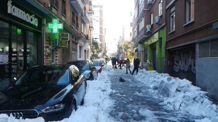 Madileños del barrio de Prosperidad limpian las calles / REDACCION