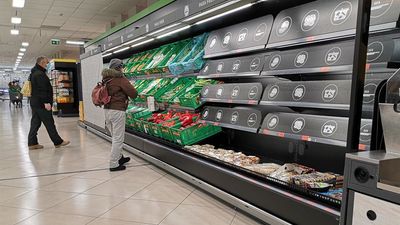 Los supermercados de Madrid empiezan a recuperar la normalidad en sus estantes