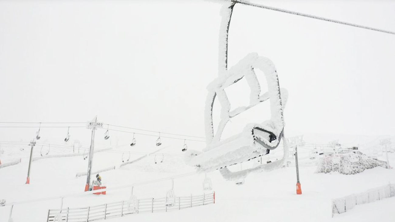 Así han sido las labores de mantenimiento de la  estación de Valdesquí durante el temporal Filomena