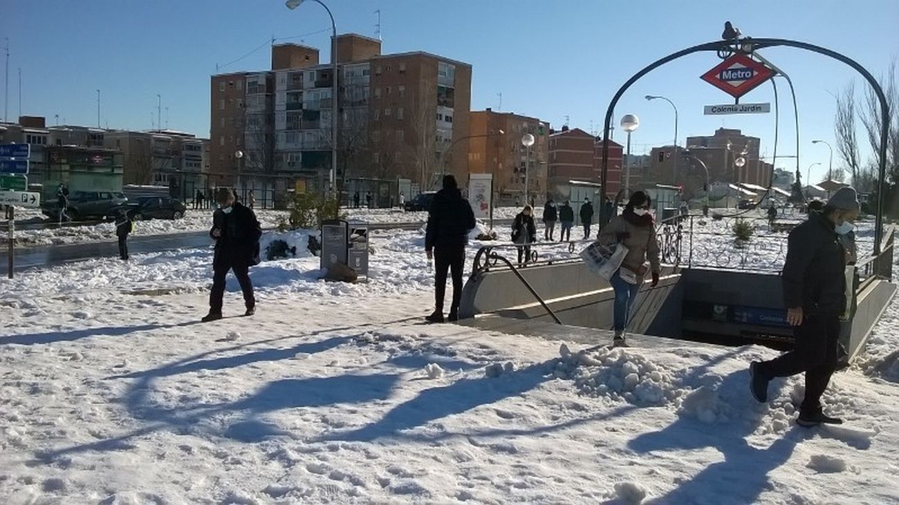 Estación de metro de Colonia Jardín tras la nevada
