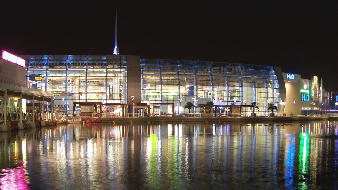 Inundación en el Centro Comercial más grande de Rivas por la rotura de una tubería