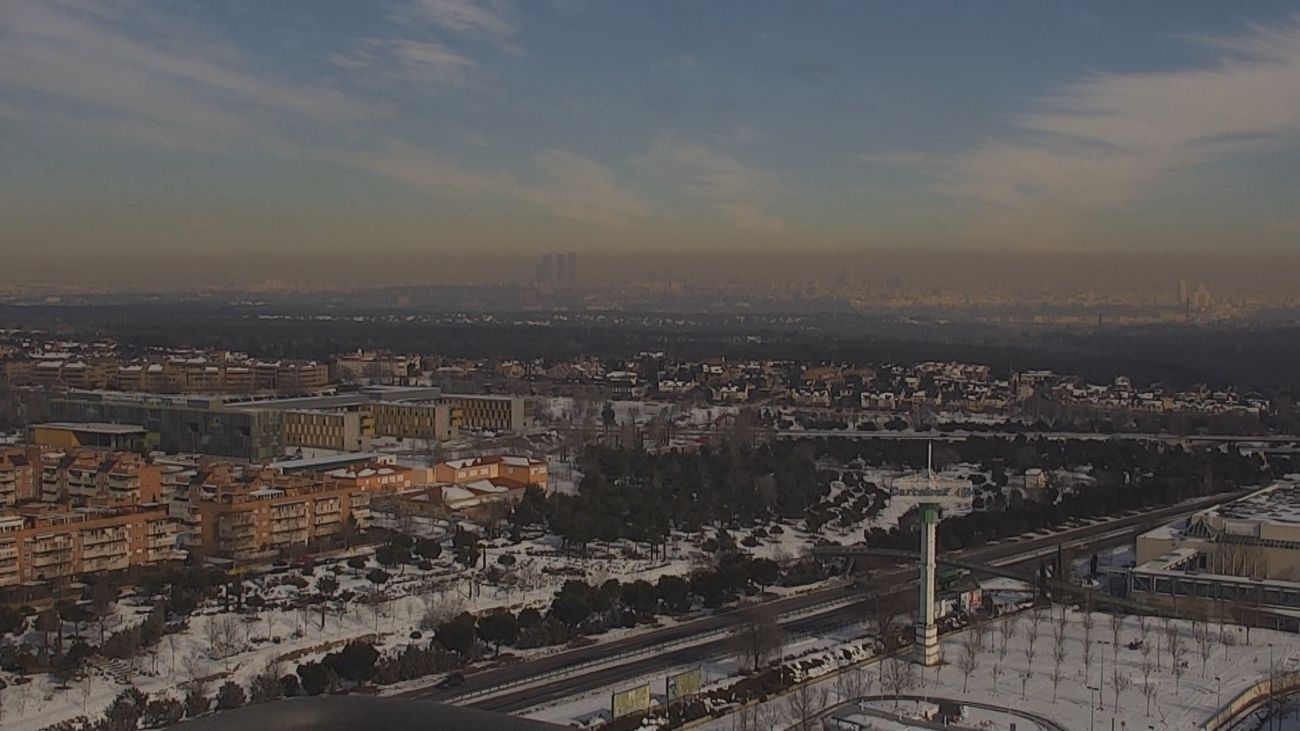 La "boina" sobre Madrid vista desde Ciudad de la Imagen  en Pozuelo de Alarcón