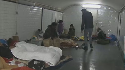 Muchos sin techo se refugian en el Metro de Madrid por la imposibilidad de llegar a los albergues