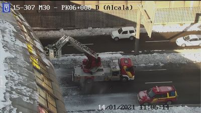 Problemas y atascos en la M-30 por los trabajos de limpieza para quitar la nieve y el hielo