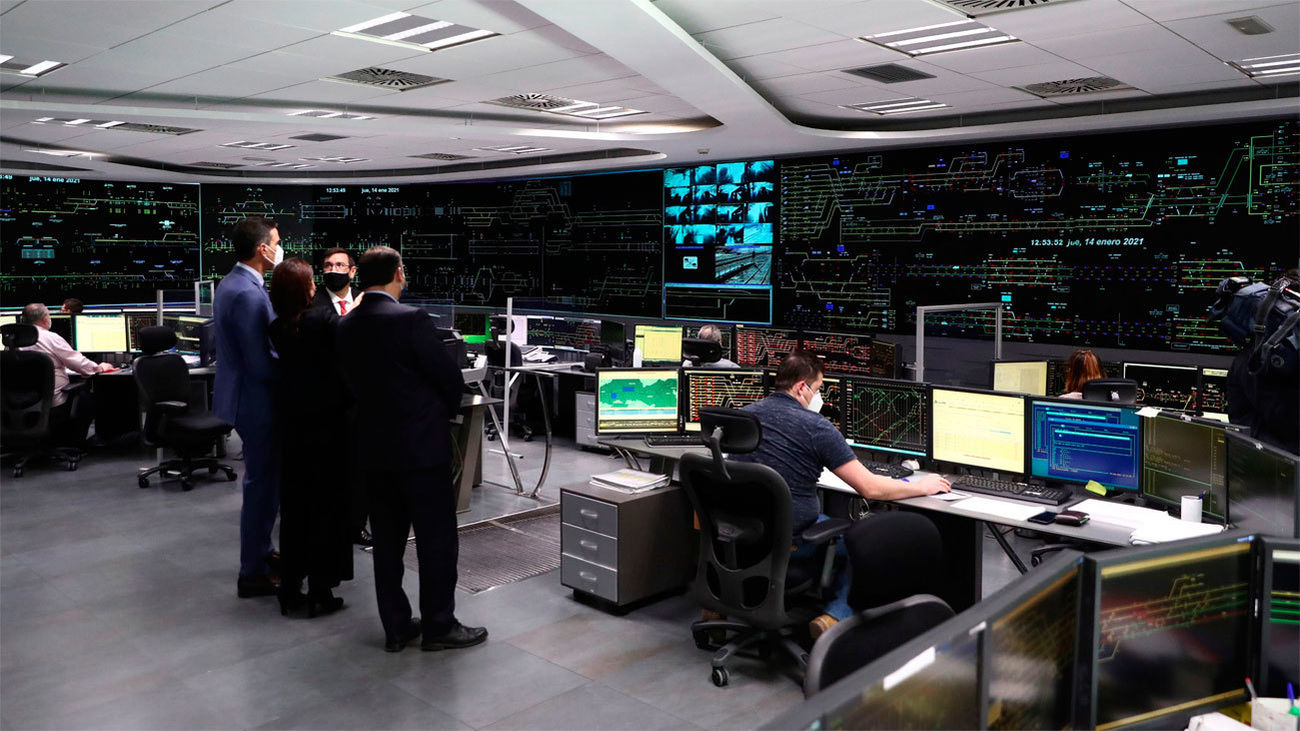 Sánchez visita el Centro de Circulación ferroviaria de Adif tras el temporal