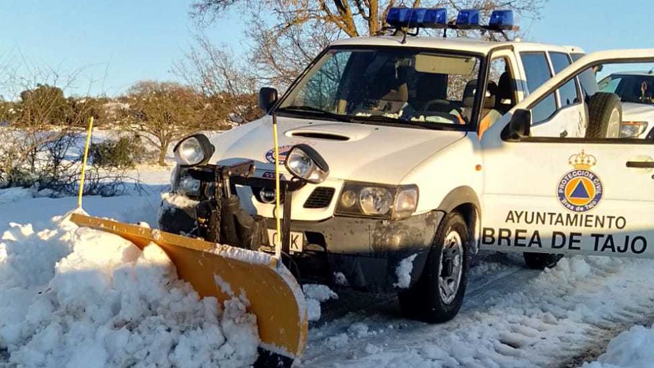 Brea de Tajo limpia sus calles...y las de otros pueblos