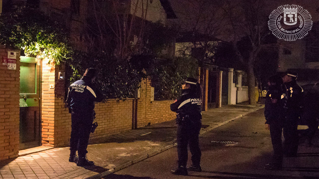Detienen 'in fraganti' a dos jóvenes desvalijando un chalé de Mirasierra