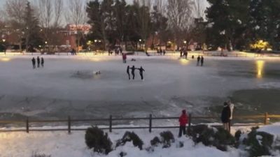 Peligro en Madrid de pasear o jugar en lagos y ríos congelados