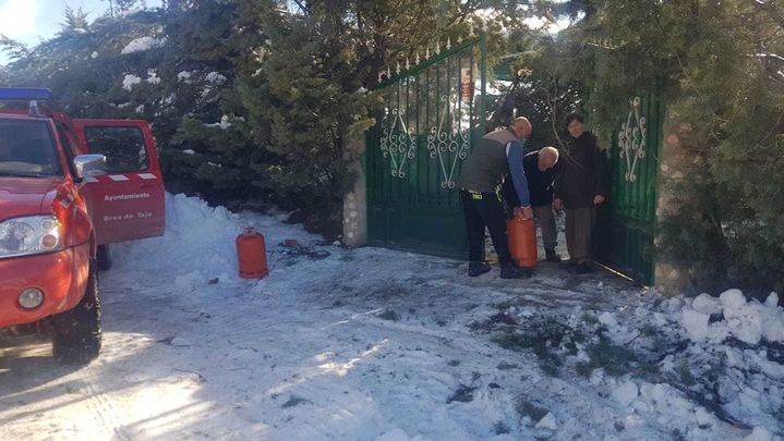 Reparto municipal de butano a vecinos de Brea de Tajo / AYTO BREA DE TAJO