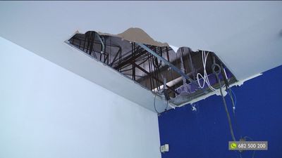 El temporal destroza una óptica en Paracuellos del Jarama