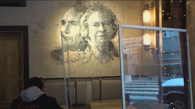 El cantante Huecco se reinventa y abre una pastelería en Campamento