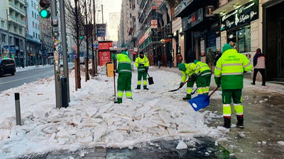 El Ayuntamiento de Madrid ha limpiado ya 118 colegios y 2.100 kilómetros de calles están despejadas