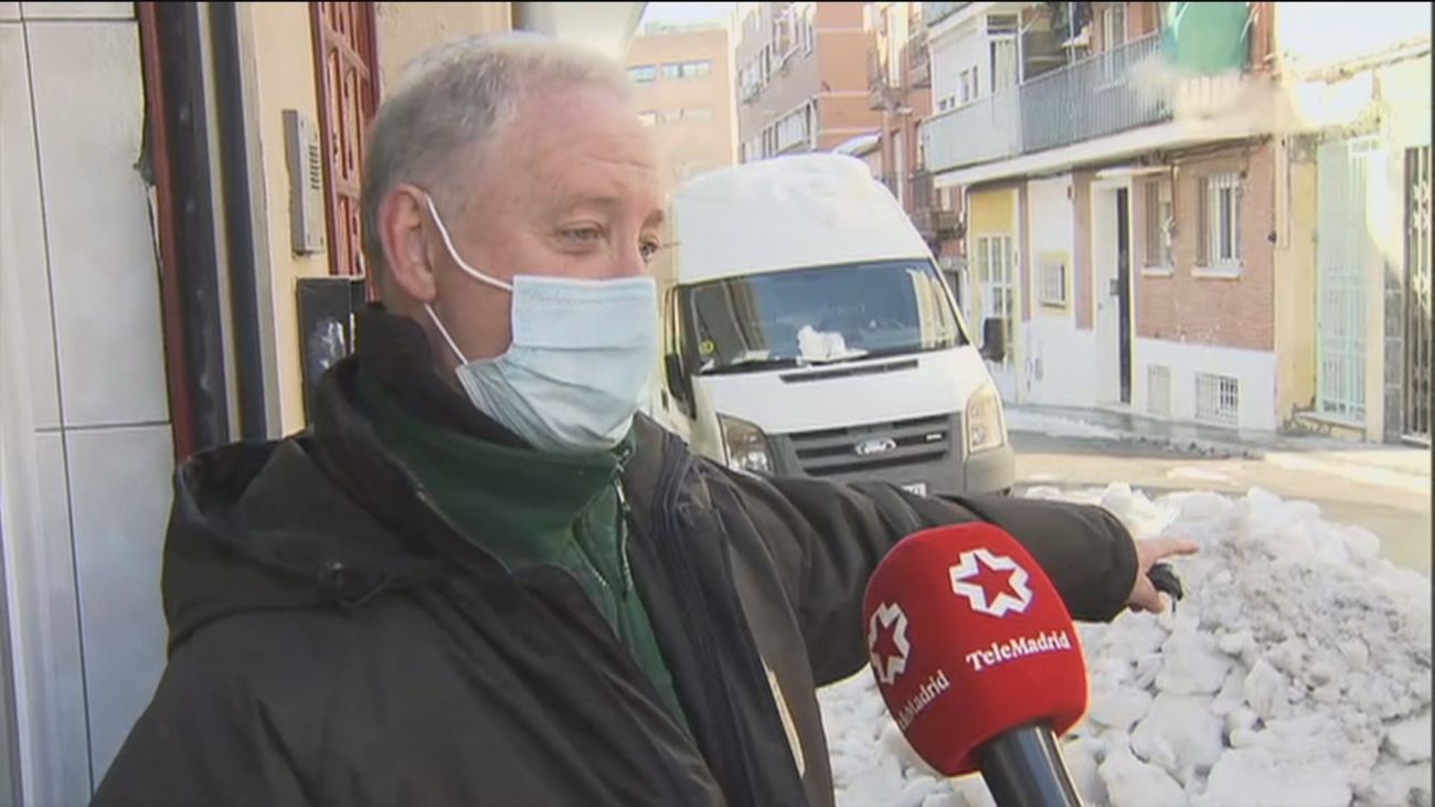 Los vecinos de Las Tablas denuncian sentirse abandonados por la falta de servicios de  limpieza