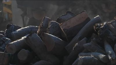 Así se produce el reparto de leña en Villaconejos