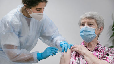 "La vacuna se ha recibido en las residencias como si fuera una fiesta"