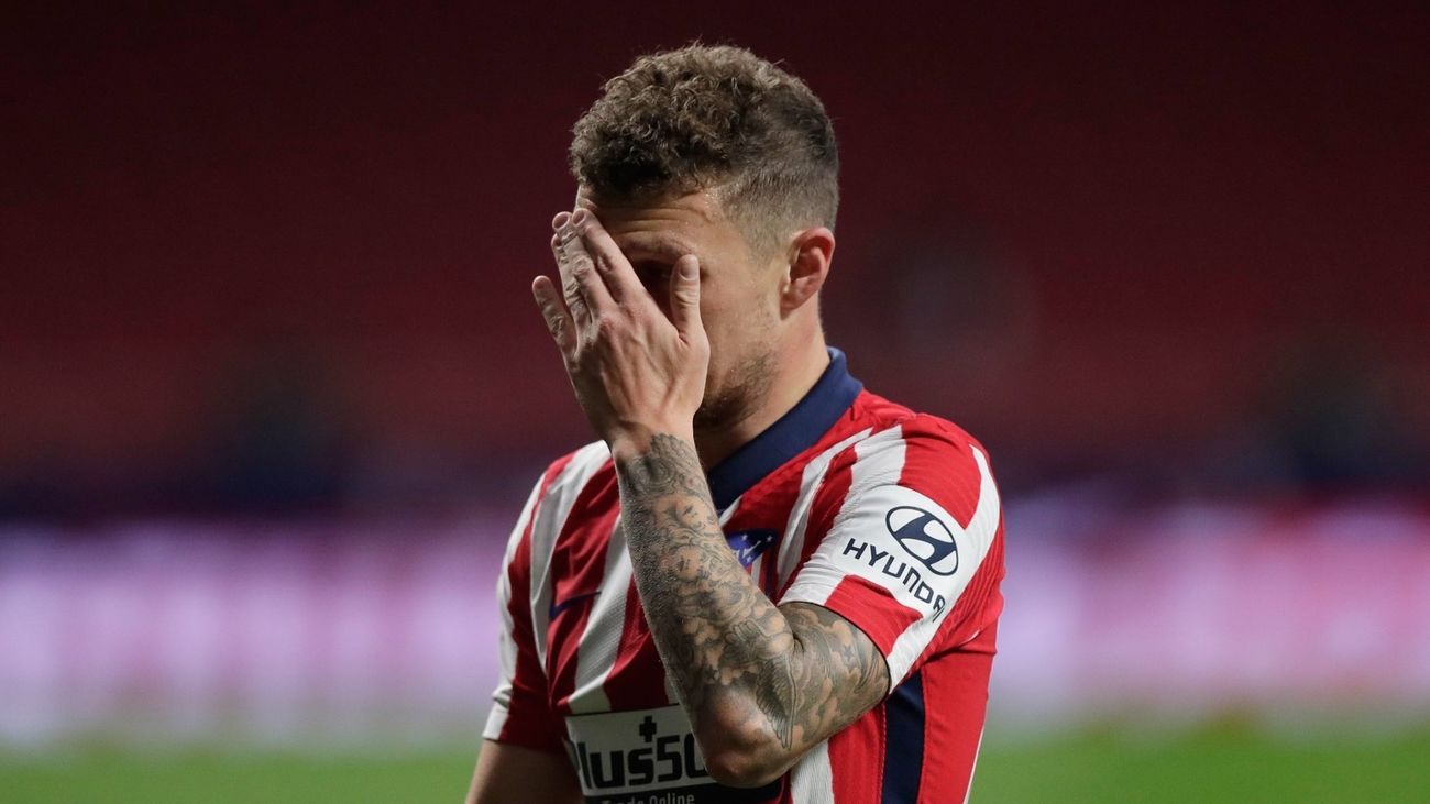 La FIFA confirma la sanción de diez semanas a Trippier