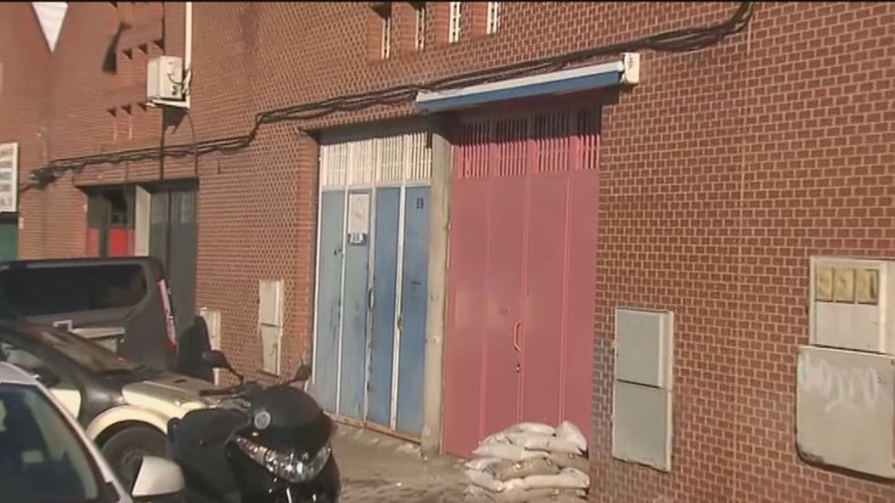 Fiesta ilegal en Vallecas con más de 100 personas, algunas retenidas contra su voluntad