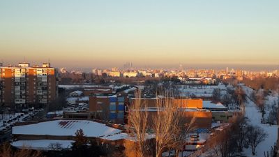 Madrid seguirá este martes  con limitación a 70km de la velocidad en la M-30 y accesos